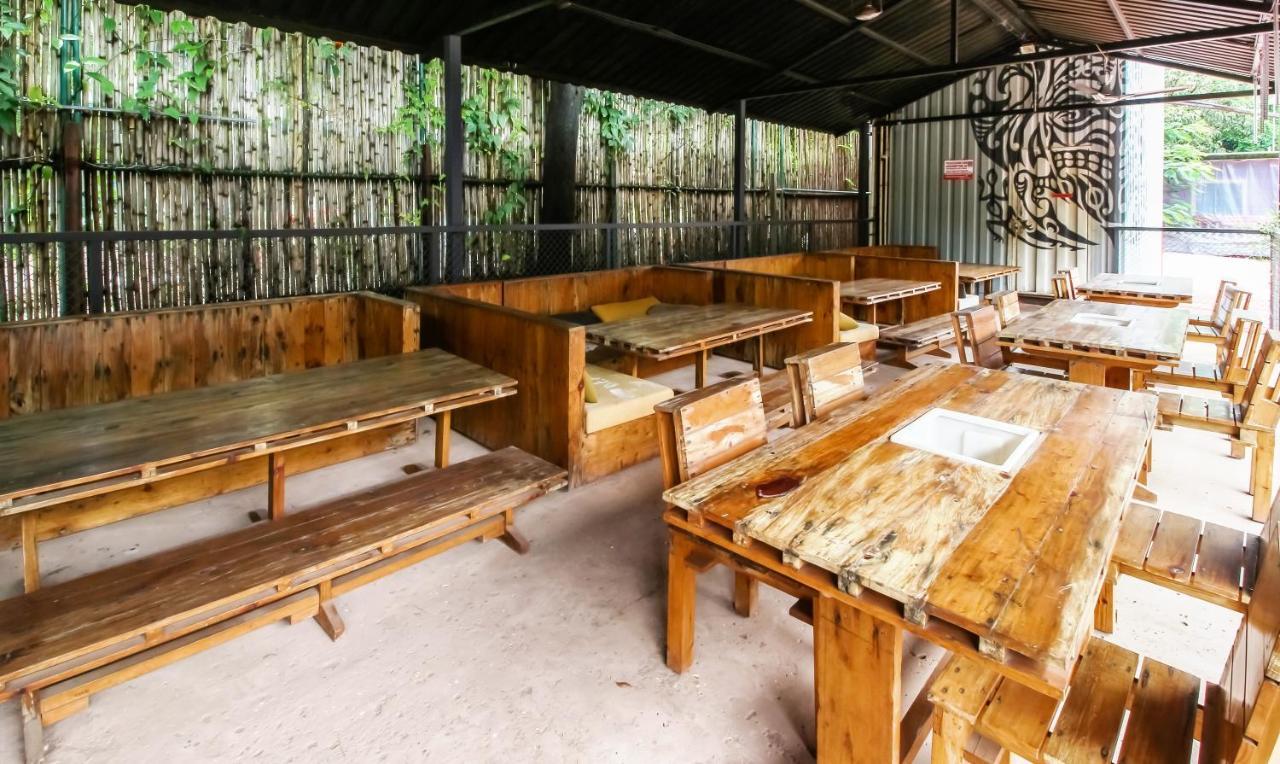 Treebo Trend Beach Box Hotel Baga Luaran gambar